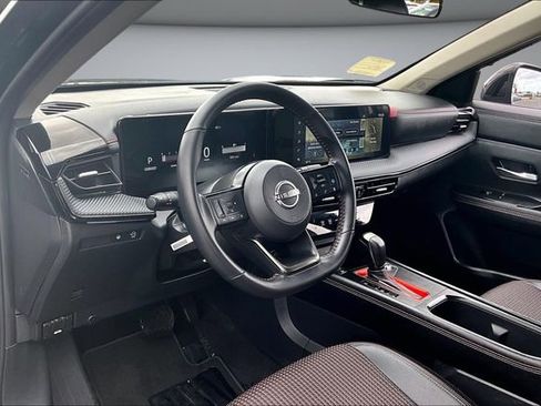 Certified 2025 Nissan Kicks SR FWD image 16