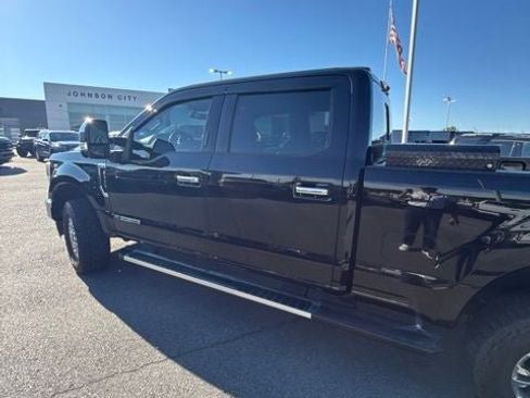 Used 2022 Ford F350 XLT w/ XLT Premium Package AWD/4WD image 15