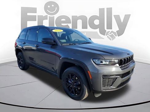 New 2026 Jeep Grand Cherokee Altitude image 7