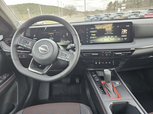 New 2025 Nissan Kicks SR image 11