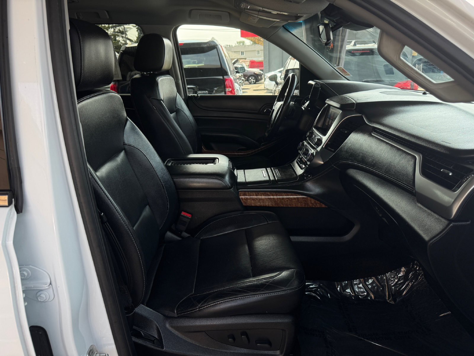 Used 2018 Chevrolet Suburban Premier RWD image 23