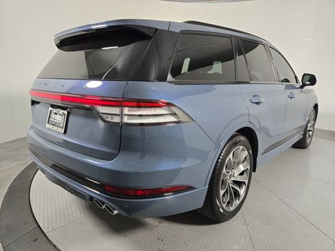 New 2026 Lincoln Aviator 2WD w/ Jet Appearance Package image 4