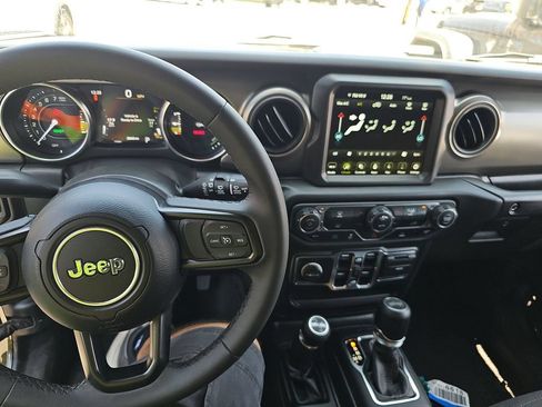Used 2023 Jeep Wrangler Unlimited w/ 8.4" Radio Group AWD/4WD image 6