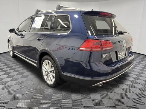 Used 2017 Volkswagen Golf Alltrack SE AWD/4WD image 5