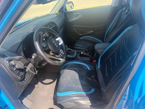 Used 2023 Kia Soul EX FWD image 2
