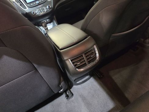 Used 2023 Chevrolet Malibu LT FWD image 21