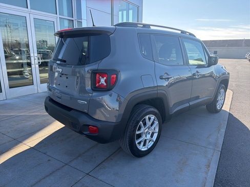 Used 2022 Jeep Renegade Latitude w/ Convenience Group image 9