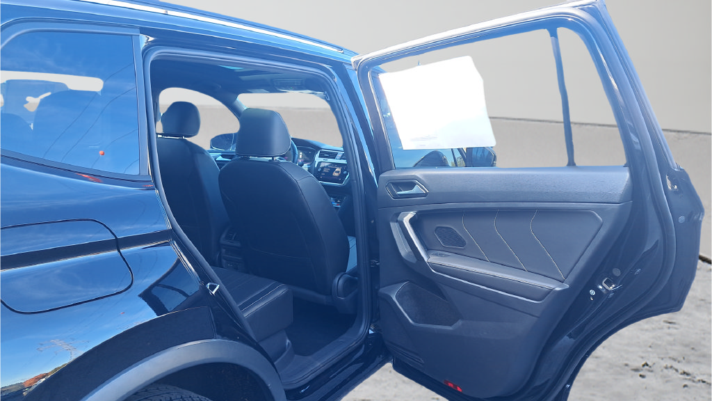 Used 2023 Volkswagen Tiguan SE R-Line AWD/4WD image 13