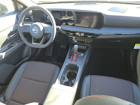 Used 2026 Nissan Kicks SR w/ Cold Weather Package image 13