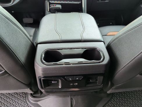 Used 2024 GMC Sierra 1500 AT4 w/ Technology Package AWD/4WD image 41