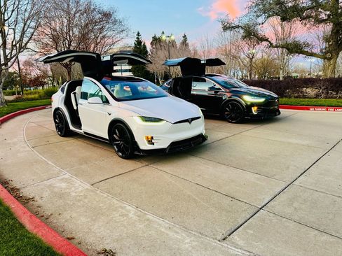 Used 2020 Tesla Model X Long Range image 44