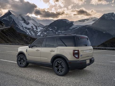 New 2025 Ford Bronco Sport Outer Banks w/ Outer Banks Tech Package+ AWD/4WD image 4