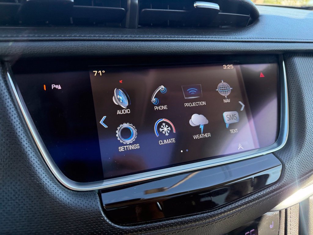 Used 2017 Cadillac XT5 Luxury w/ Driver Awareness Package FWD image 27