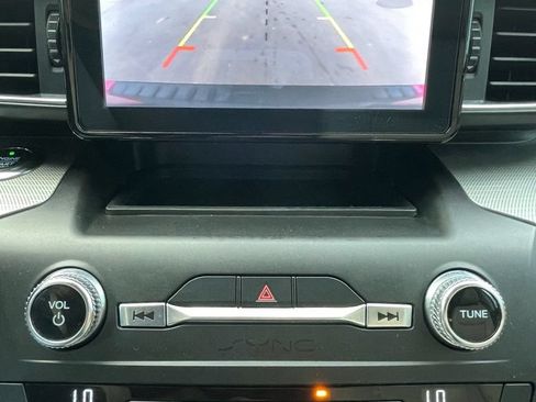Used 2020 Ford Explorer XLT w/ Equipment Group 202A RWD image 24