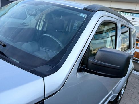 Used 2011 Dodge Nitro SXT image 42