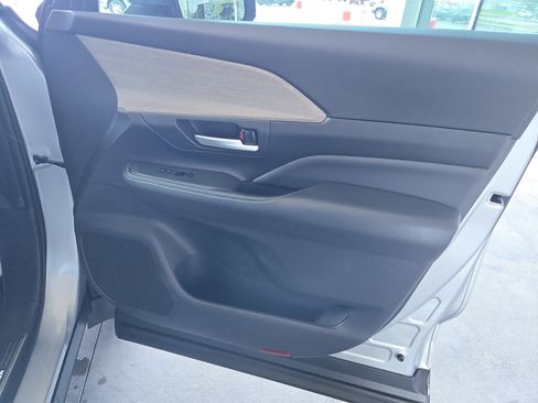 Used 2024 Toyota Grand Highlander Limited image 39