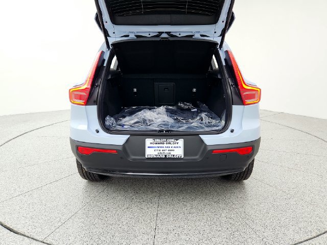 New 2026 Volvo XC40 B5 Plus w/ Protection Package Premier AWD/4WD image 19