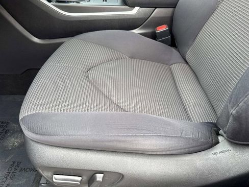 Used 2020 Toyota Highlander L image 24