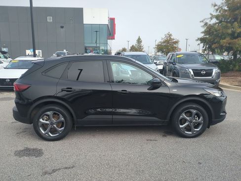 Used 2025 Ford Escape ST-Line Select AWD/4WD image 2