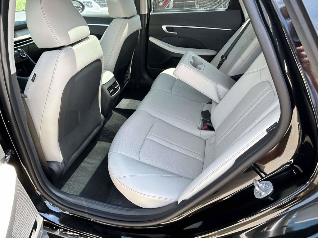 New 2026 Hyundai Sonata Limited FWD image 10