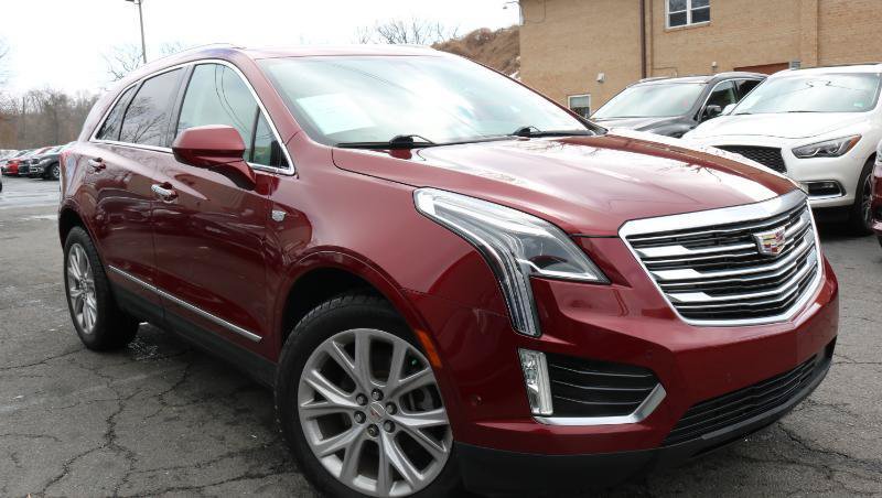 Used 2017 Cadillac XT5 Premium Luxury w/ Driver Assist Package FWD image 3