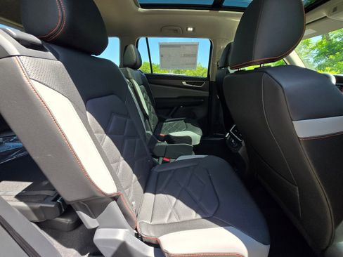 New 2026 Volkswagen Atlas Peak Edition AWD/4WD image 11