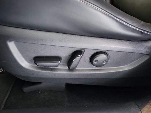 Used 2021 INFINITI QX50 Luxe w/ Appearance Package FWD image 16