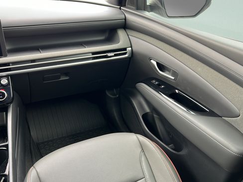 Certified 2025 Hyundai Santa Cruz Limited AWD/4WD image 13