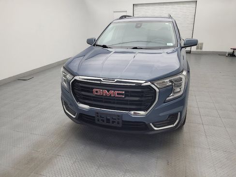 Used 2024 GMC Terrain SLE w/ Driver Convenience Package FWD image 15