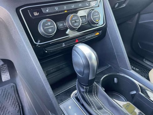Certified 2022 Volkswagen Atlas Cross Sport SE FWD image 30
