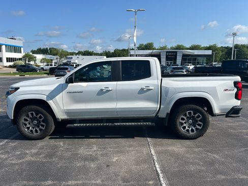 Used 2024 Chevrolet Colorado Z71 w/ Z71 Convenience Package 2 AWD/4WD image 8