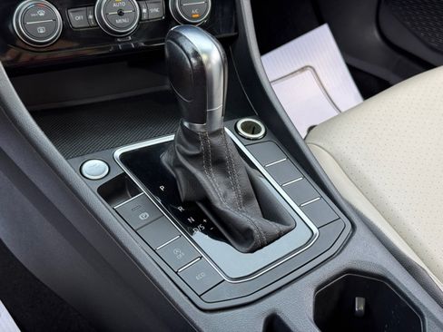 Used 2019 Volkswagen Jetta R-Line FWD image 17