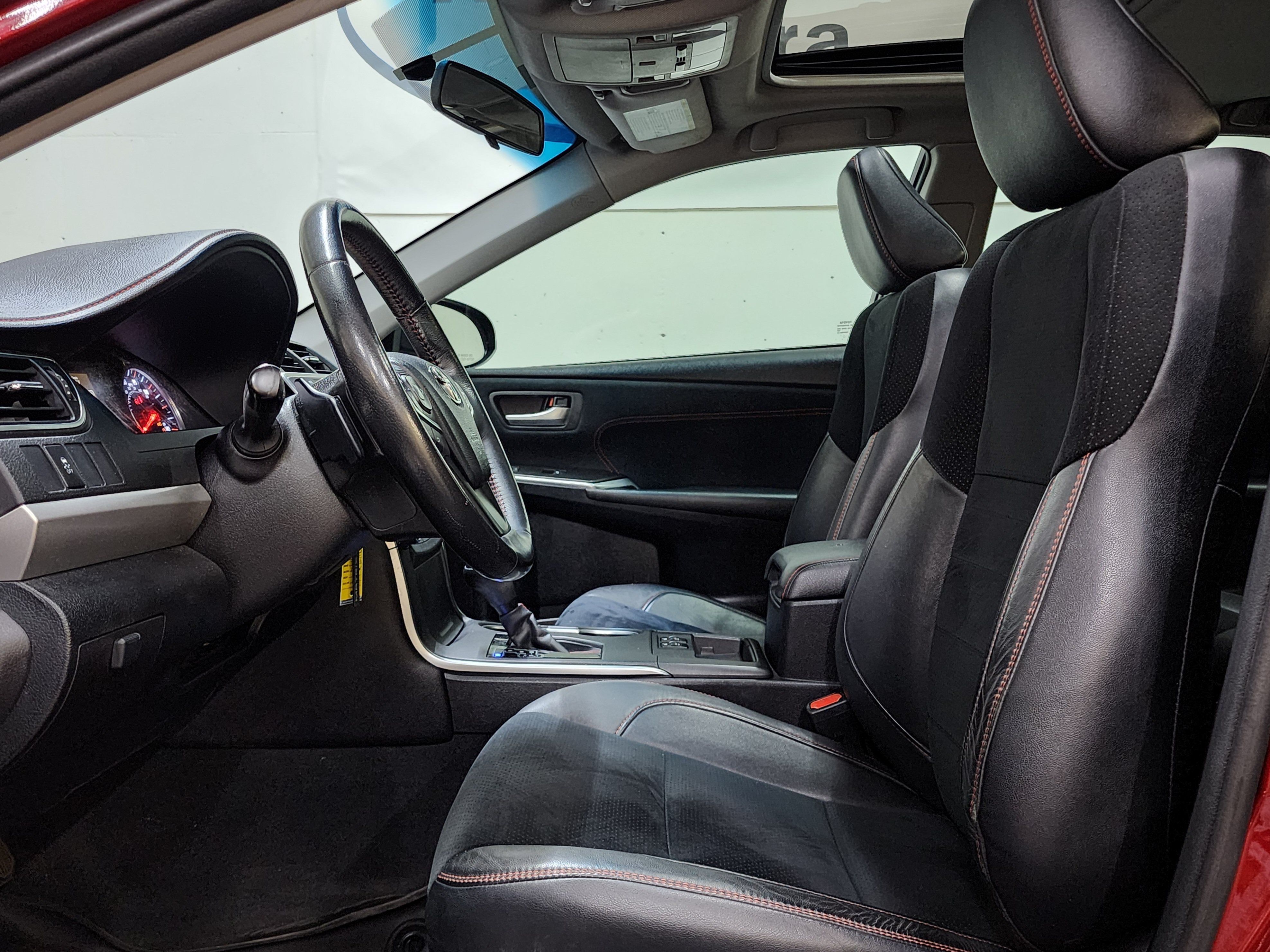 Used 2016 Toyota Camry XSE w/ Moonroof Package FWD image 14