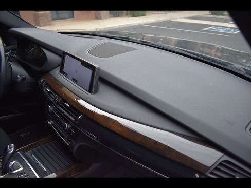 Used 2017 BMW X5 xDrive40e image 37