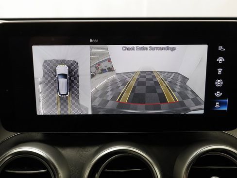 Used 2022 Mercedes-Benz GLC 300 4MATIC image 11