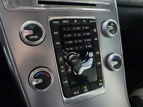 Used 2017 Volvo XC60 T5 Dynamic image 23