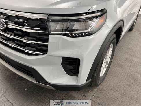 New 2026 Ford Explorer Active RWD image 14