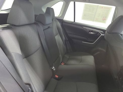 Used 2022 Toyota RAV4 XLE AWD/4WD image 13