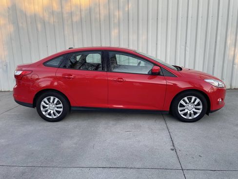 Used 2012 Ford Focus SE image 2