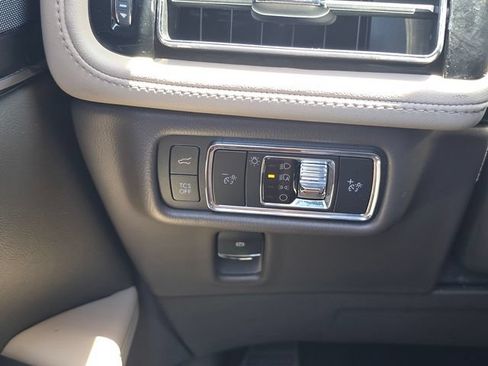 Used 2022 Lincoln Nautilus FWD w/ Premium Package image 29