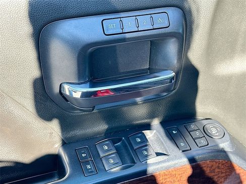 Used 2018 GMC Sierra 2500 SLT image 17