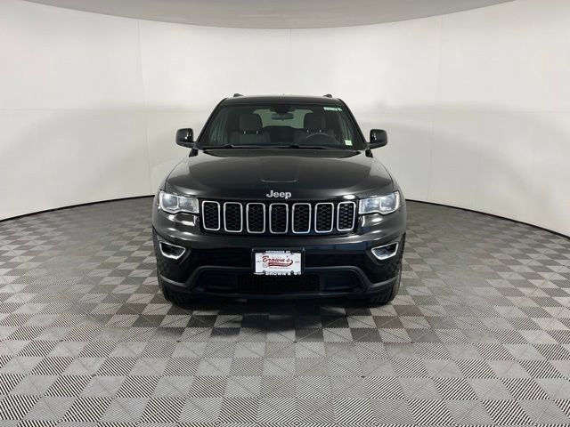 Used 2019 Jeep Grand Cherokee Laredo AWD/4WD image 2