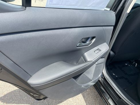 New 2025 Nissan Sentra SV w/ Trunk Package image 17