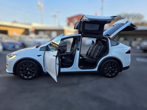 Used 2022 Tesla Model X AWD/4WD image 11