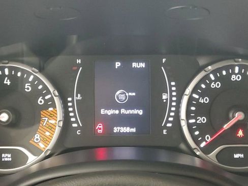Used 2023 Jeep Renegade Latitude AWD/4WD image 25