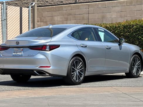 Certified 2025 Lexus ES 350 w/ Premium Package FWD image 4