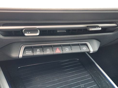 New 2026 Audi Q3 quattro 2.0T AWD/4WD image 23