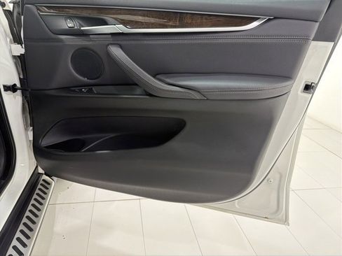 Used 2017 BMW X5 xDrive35d image 18
