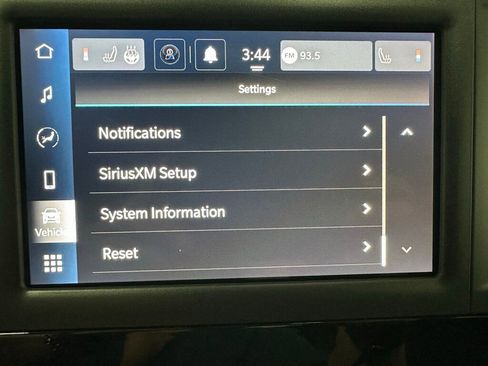 Used 2023 Chrysler Voyager LX image 34