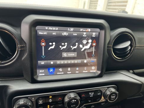 Certified 2023 Jeep Gladiator Overland image 23